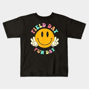 Retro Groovy  Fun Day Smile Face Teacher Kids Kids T-Shirt